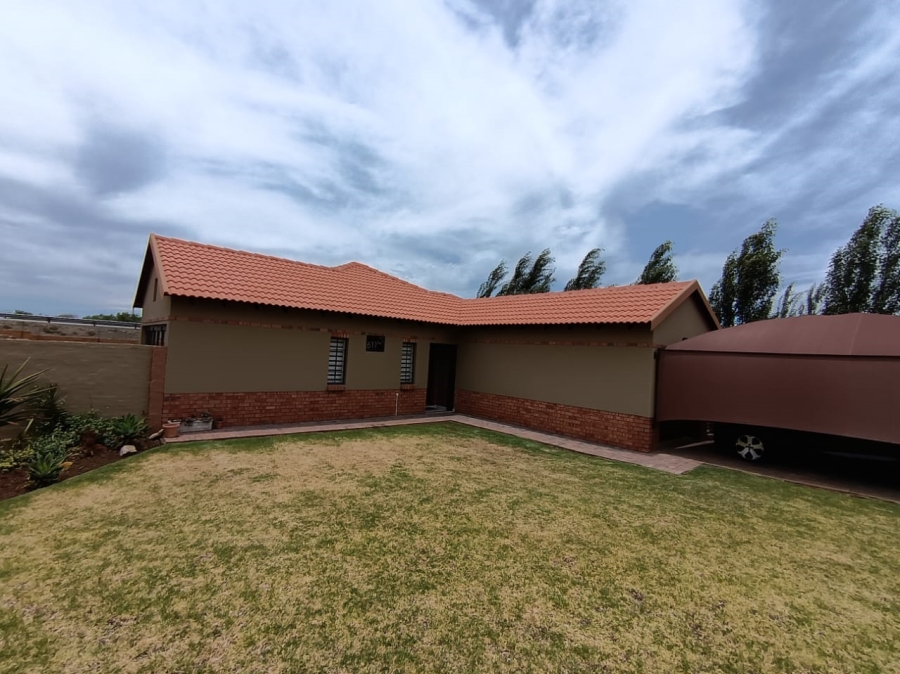 3 Bedroom Property for Sale in Hexrivier Lifestyle Estate North West